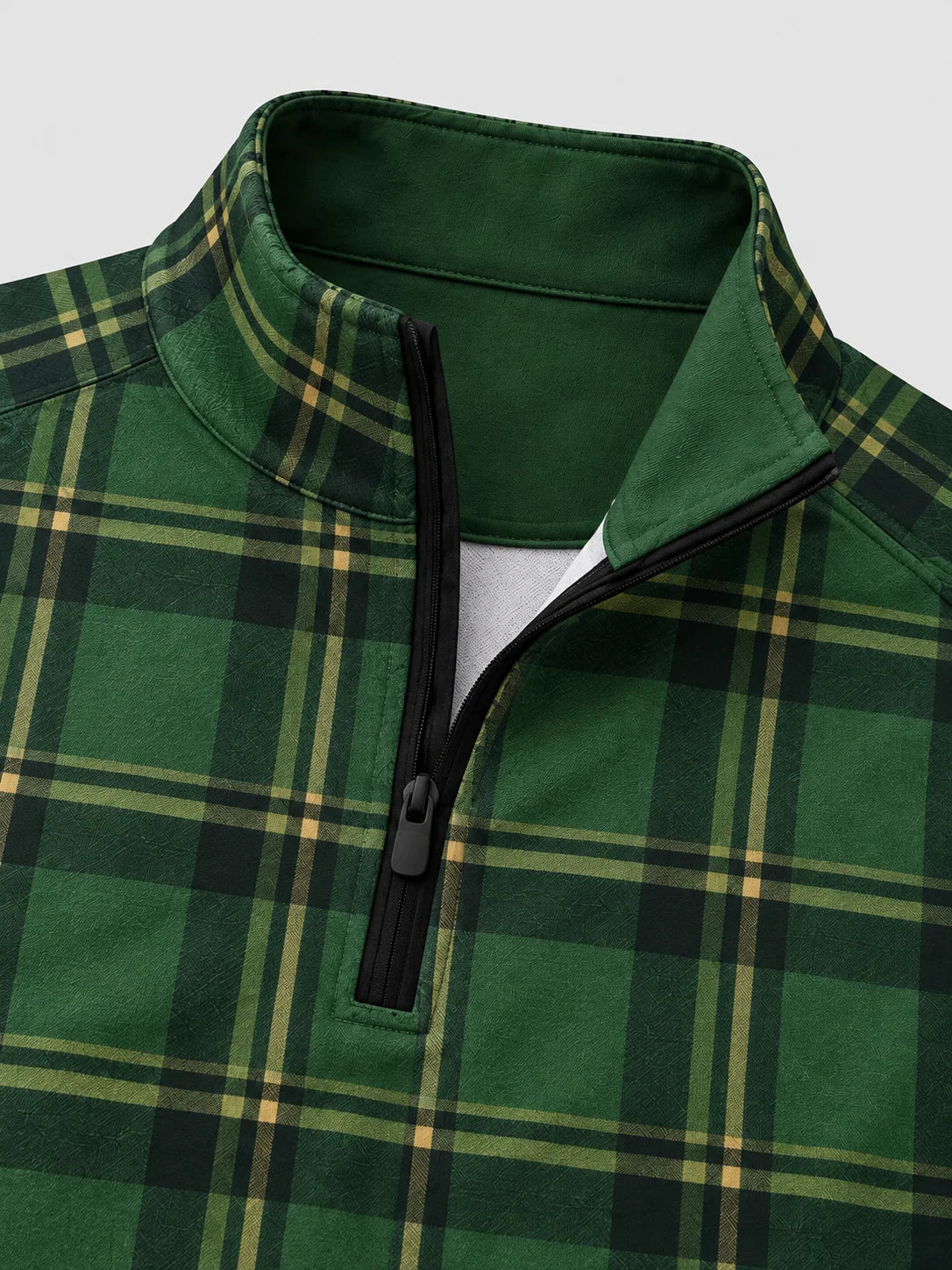 Waldgrüner Golf-Pullover mit Tartan-Karomuster und Viertelreißverschluss – Performance-Style