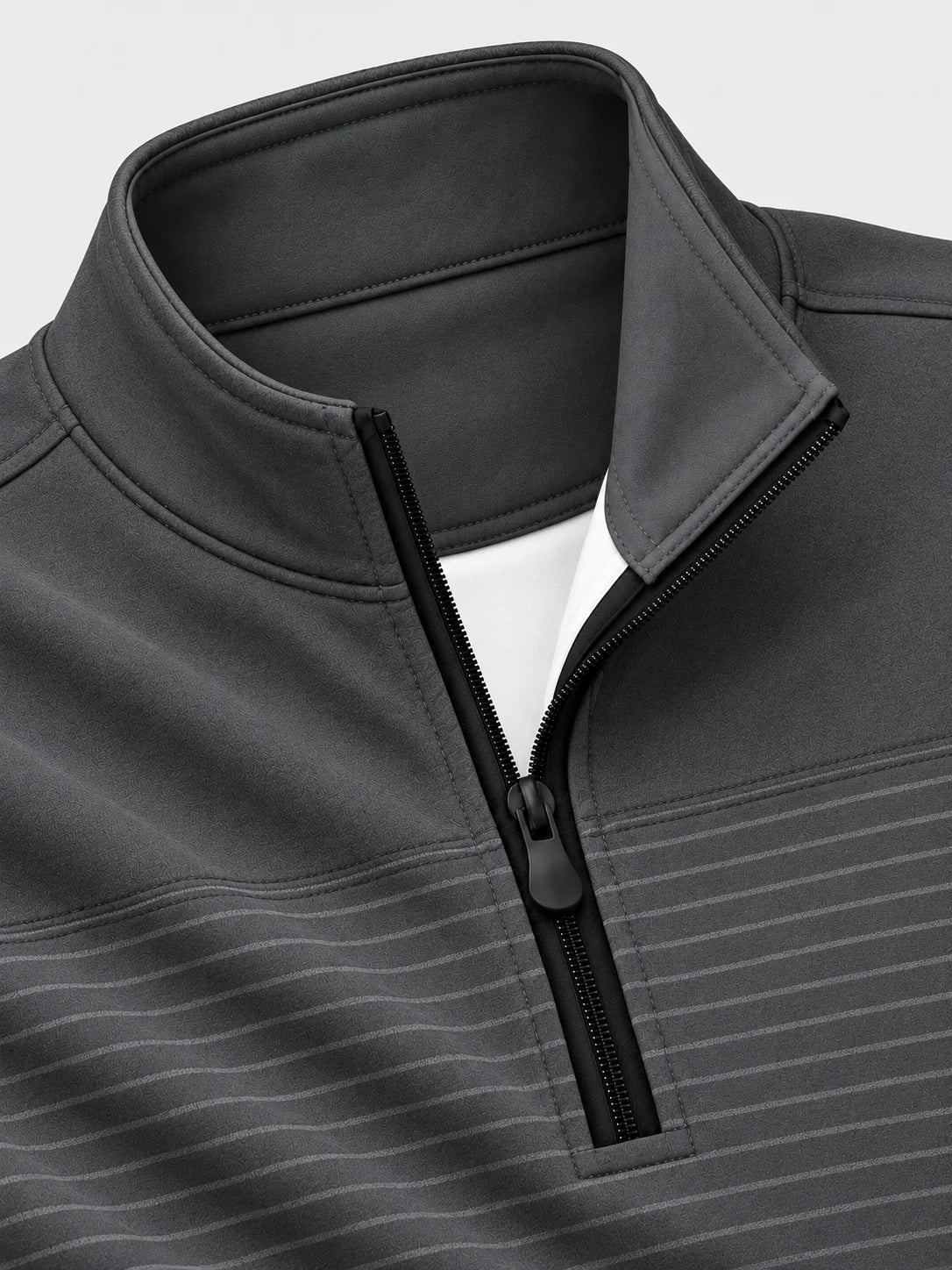 Golf-Pullover in Anthrazit mit feinem Streifenmuster und kurzem Reißverschluss