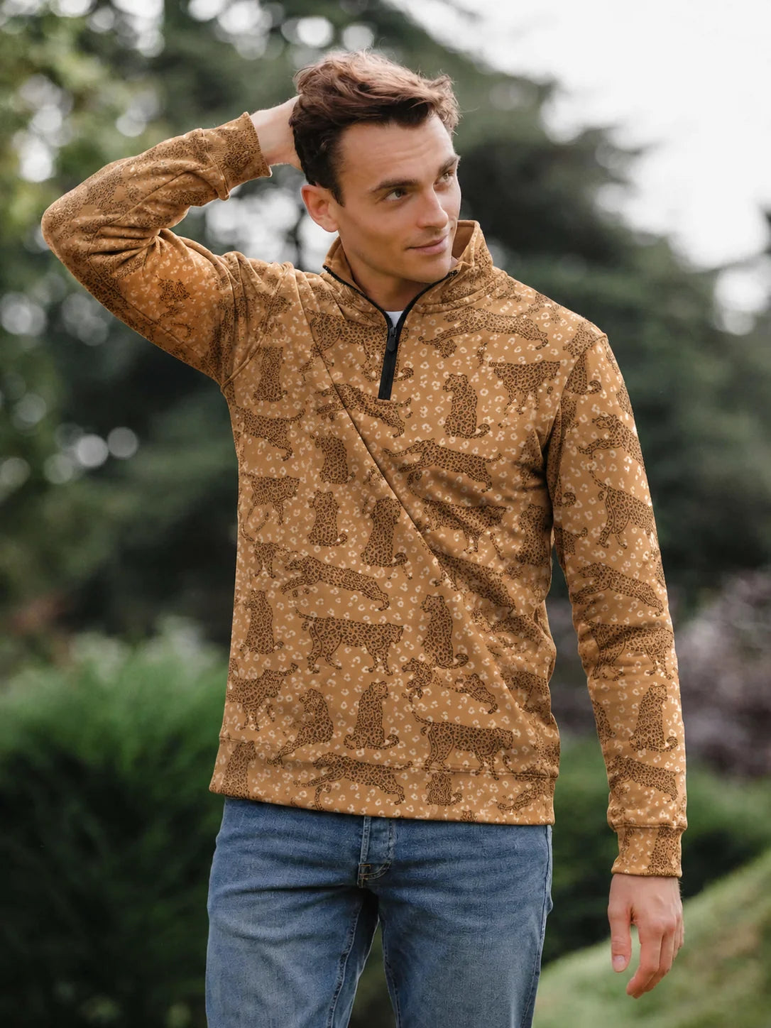 Performance-Pullover in Camel mit Leopardenmuster und Viertelreißverschluss