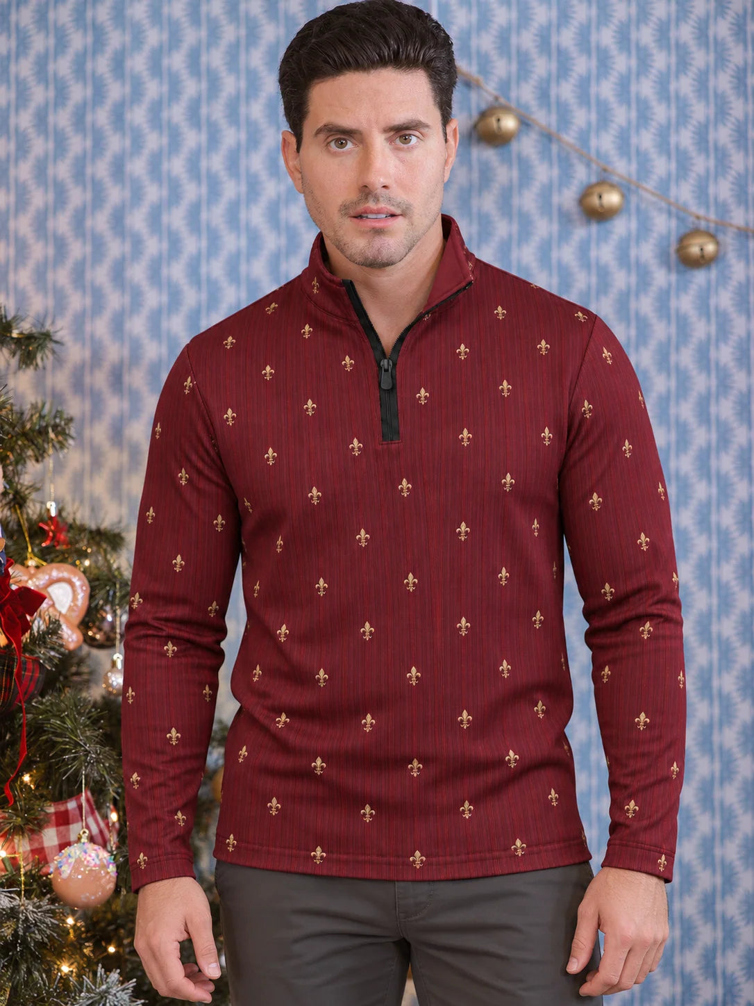 Golfpullover in Rot mit goldenen Weihnachtsemblemen und Viertelreißverschluss
