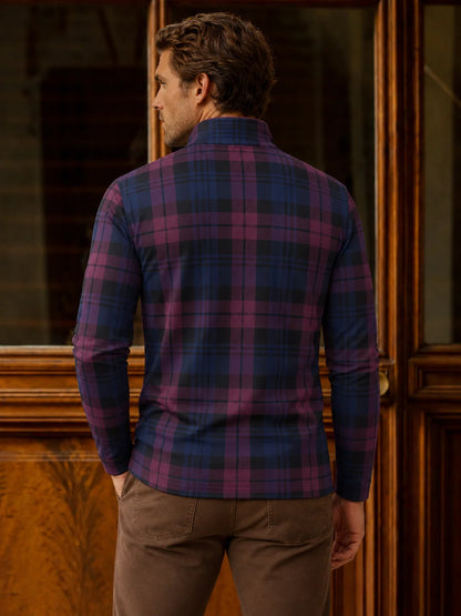 Golfpullover in Maulbeer-Lila mit Tartanmuster und Viertelreißverschluss