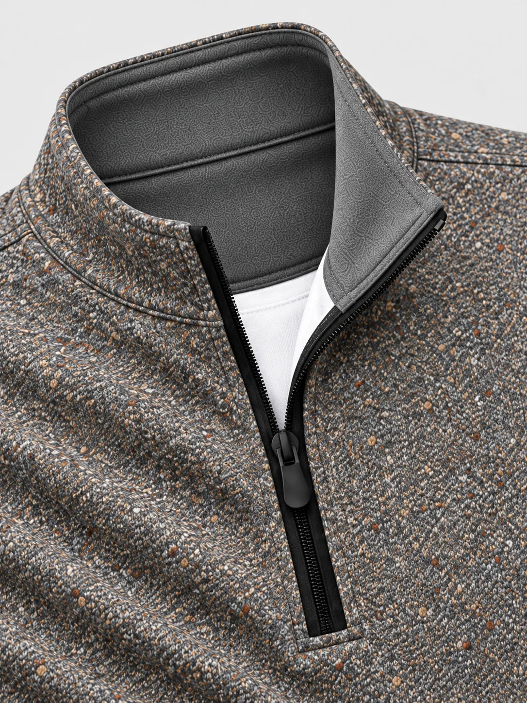Golf-Pullover mit Viertelreißverschluss und Donegal-Tweed-Muster in meliertem Grau