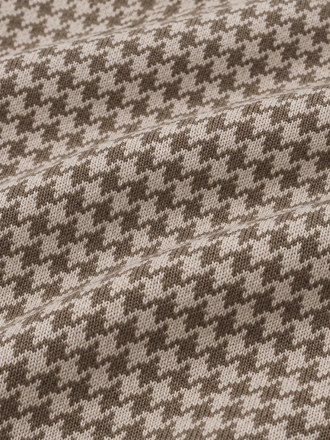 Klassischer Golfpullover für Herren in Taupe mit Hahnentrittmuster und Viertelreißverschluss