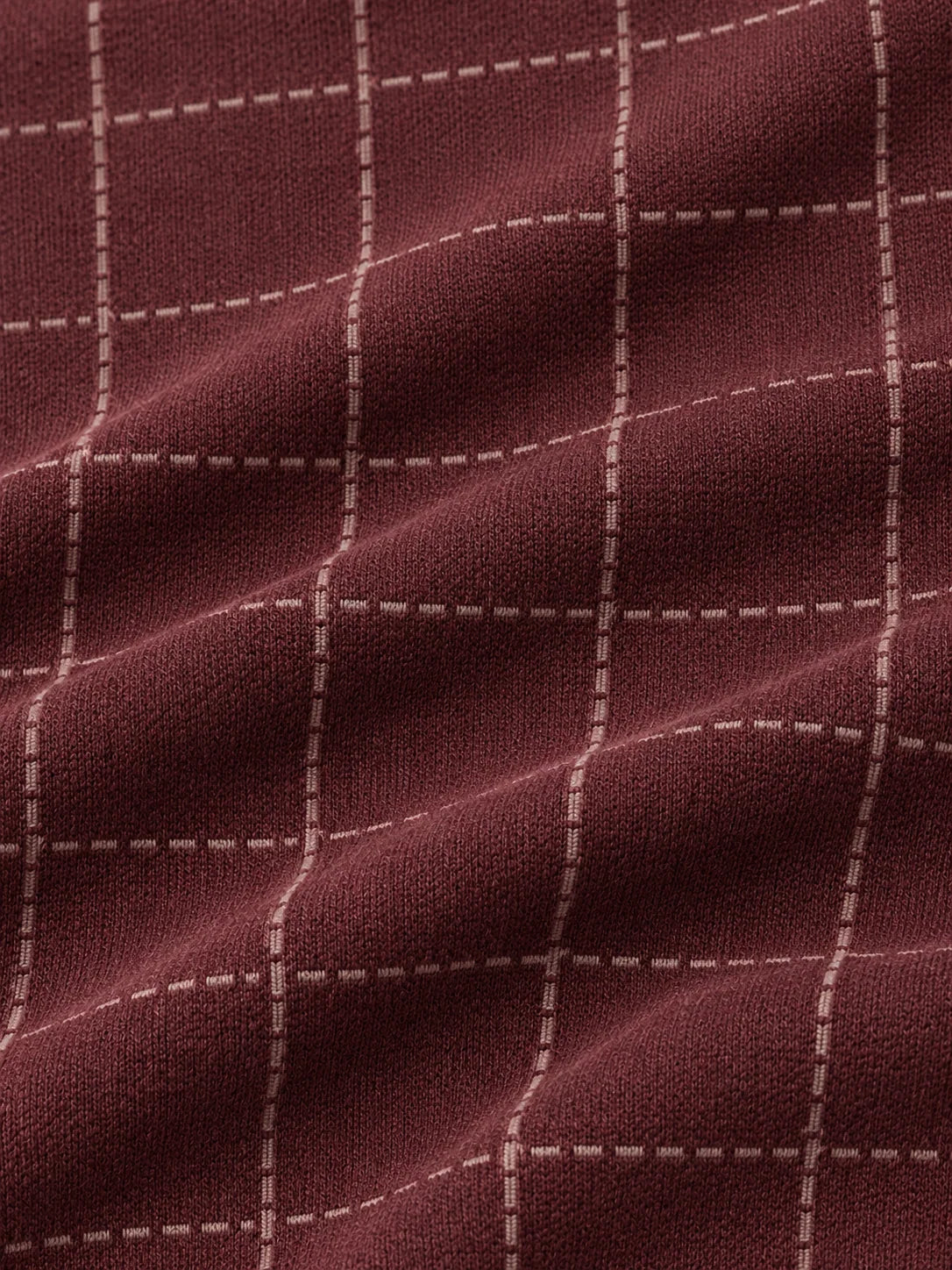Golf-Pullover aus Funktionsmaterial in Burgunderrot mit gesticktem Fensterkaromuster und Viertelreißverschluss
