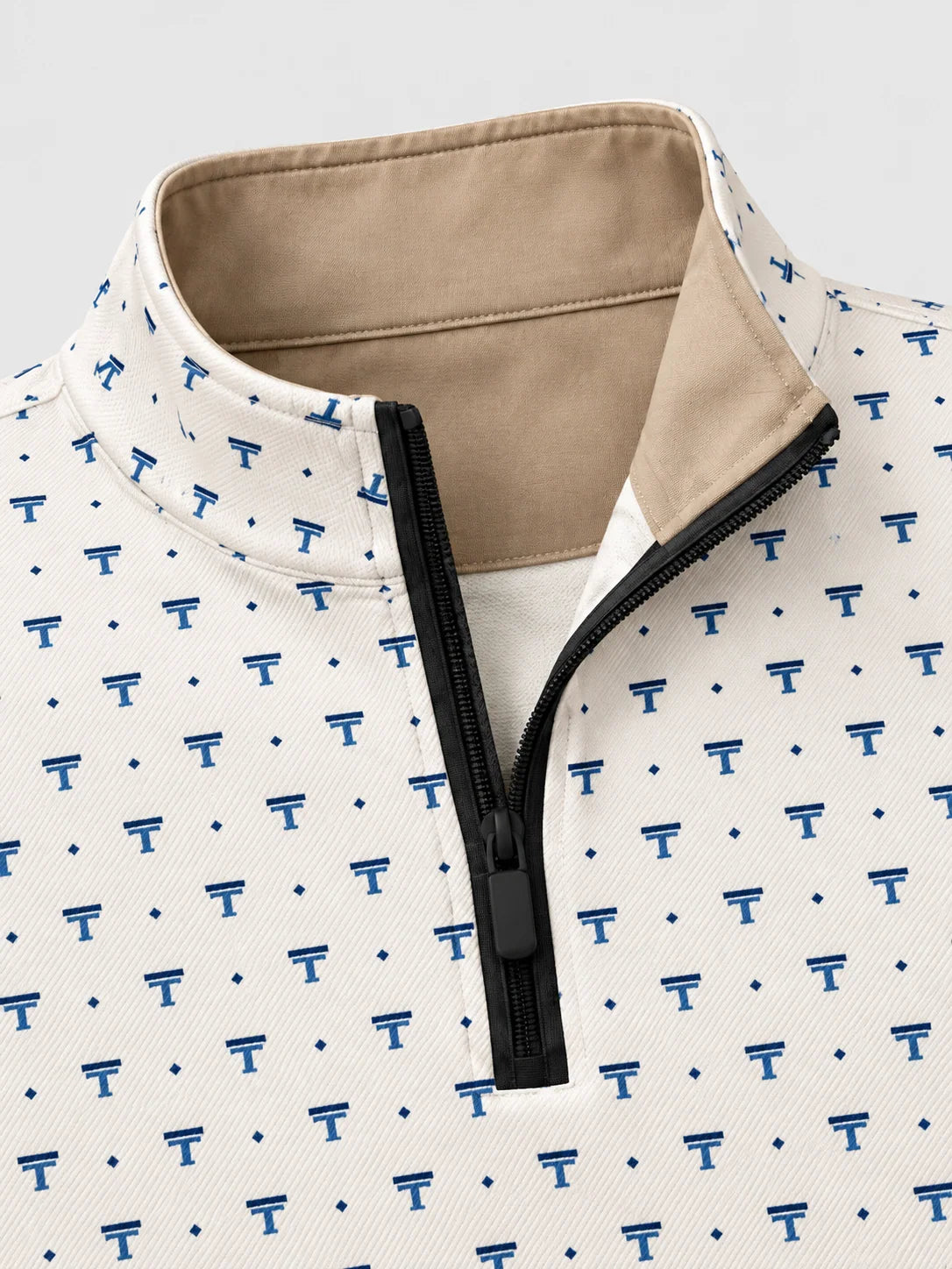 Elfenbeinfarbener Performance-Quarter-Zip-Pullover mit dezentem Emblem-Muster
