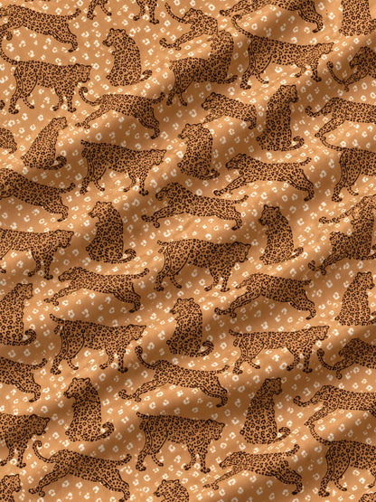 Performance-Pullover in Camel mit Leopardenmuster und Viertelreißverschluss