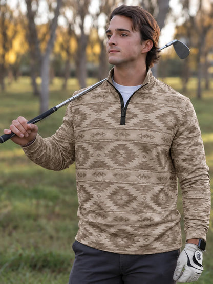 Golf-Pullover aus Funktionsmaterial in Sandbeige mit geometrischem Southwestern-Muster und Viertelreißverschluss