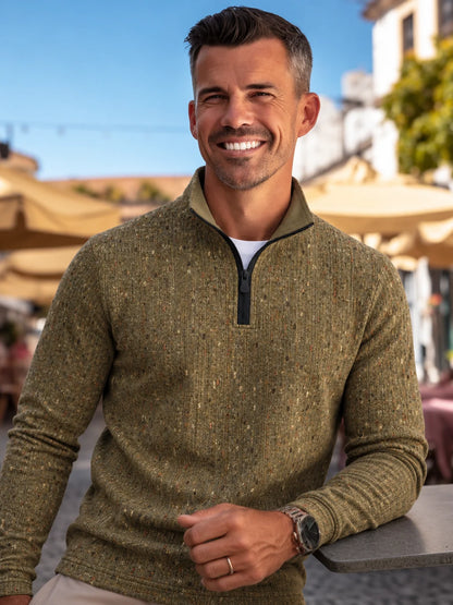Golf-Pullover mit Viertelreißverschluss und Donegal-Tweed-Muster in Olivgrün und Gold