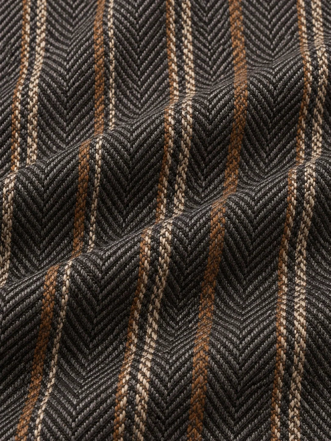 Golf-Pullover aus Funktionsmaterial in Anthrazitbraun mit Fischgrätstreifenmuster und Viertelreißverschluss