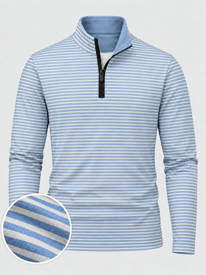 Hellblauer Golfpullover mit horizontalem Streifenmuster, Funktionsmaterial und Viertelreißverschluss