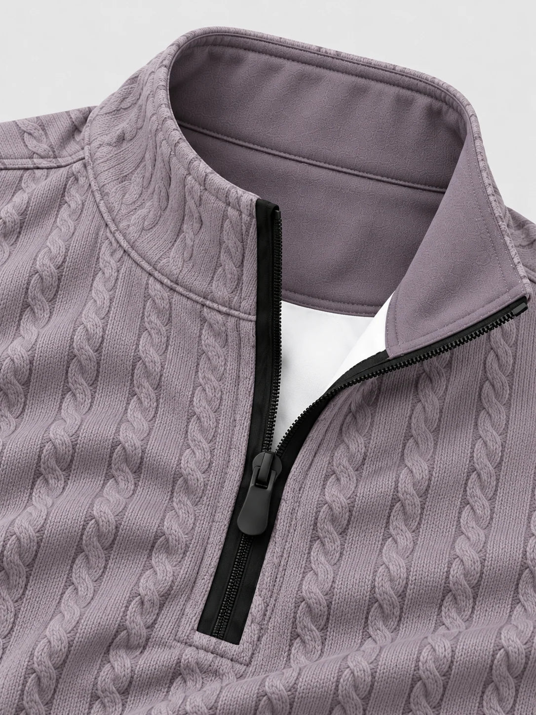 Golfpullover mit Zopfmuster in Altflieder, Funktionsmaterial und Viertelreißverschluss