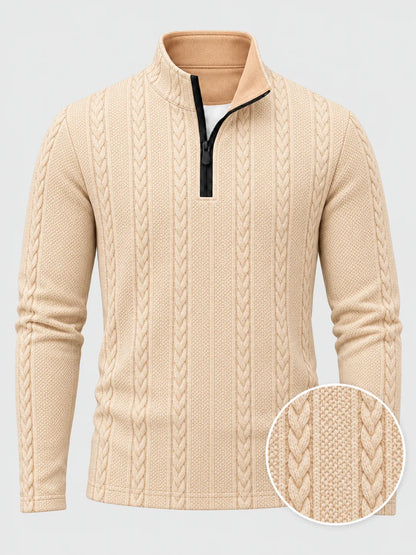 Golf-Pullover mit Viertelreißverschluss und Zopfmuster in Cremeweiß
