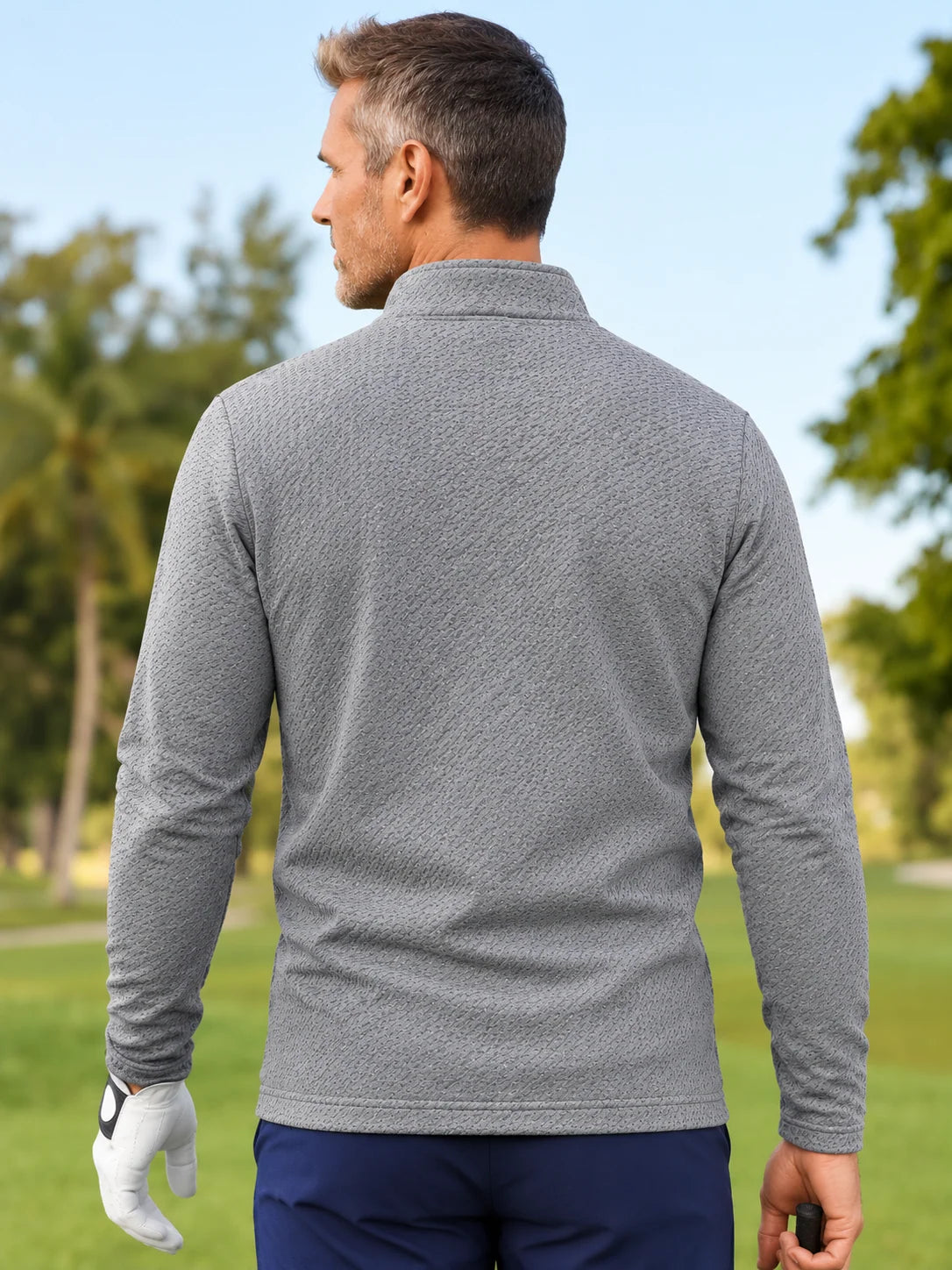 Golf-Pullover mit Viertelreißverschluss und diagonaler Struktur in Hellgrau