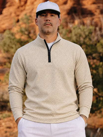 Golfpullover mit Korbgeflechtstruktur in Elfenbein, Funktionsmaterial und Viertelreißverschluss