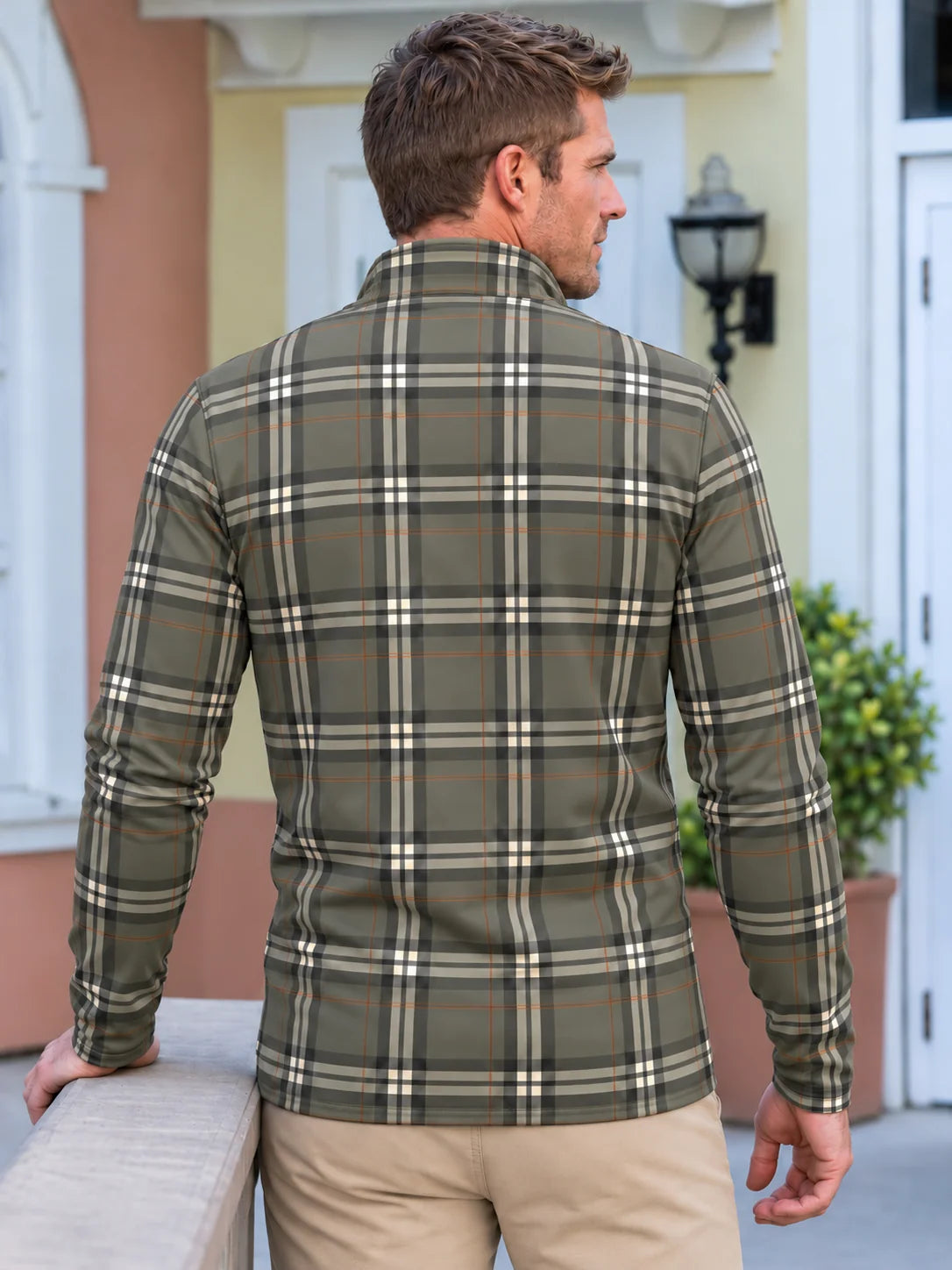 Golf-Pullover in Olivgrün mit Tartan-Karomuster und kurzem Reißverschluss