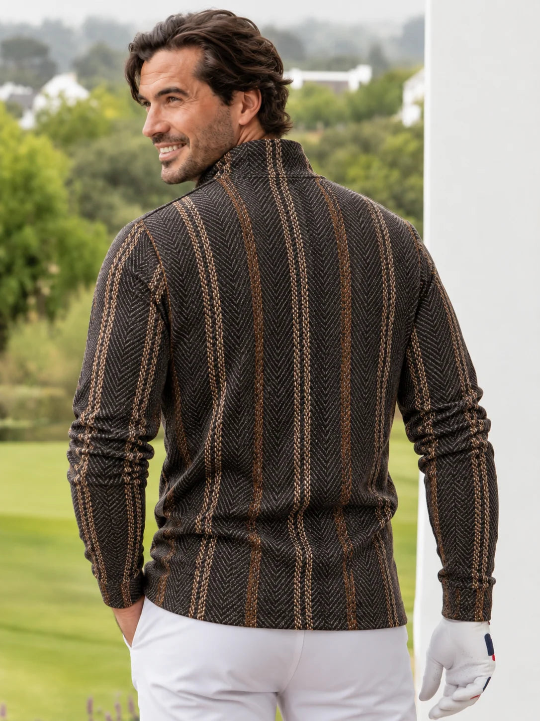 Golf-Pullover aus Funktionsmaterial in Anthrazitbraun mit Fischgrätstreifenmuster und Viertelreißverschluss